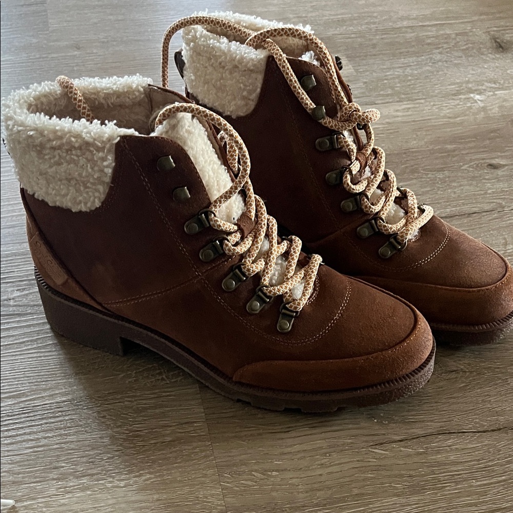 Dr. Scholl's Brown and Cream Winter Boots